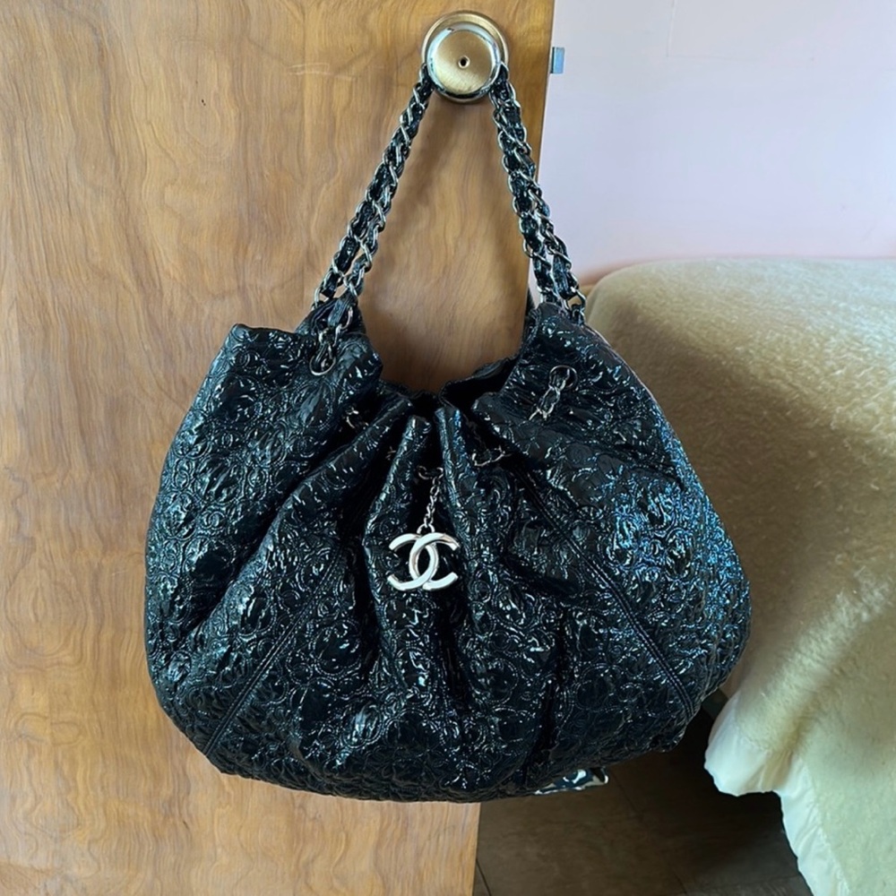 CHANEL TOTE